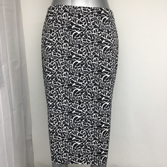 Vince Camuto Dresses & Skirts - Vince Camuto Black/White Maxi Skirt Size M. A0550